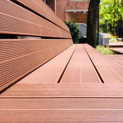 Goede prijs. Terrassen WPC-dekpanelen glijvastheid WPC-houten dekplaten online